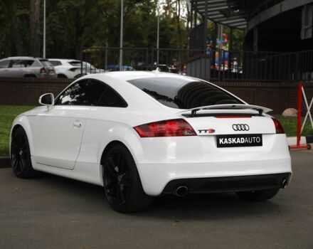 Білий Ауді TT, об'ємом двигуна 2 л та пробігом 143 тис. км за 15000 $, фото 3 на Automoto.ua