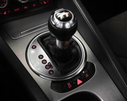 Білий Ауді TT, об'ємом двигуна 2 л та пробігом 143 тис. км за 15000 $, фото 18 на Automoto.ua