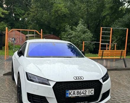 Белый Ауди ТТ, объемом двигателя 2 л и пробегом 107 тыс. км за 25000 $, фото 2 на Automoto.ua