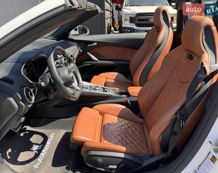 Білий Ауді TT, об'ємом двигуна 1.98 л та пробігом 71 тис. км за 25900 $, фото 16 на Automoto.ua
