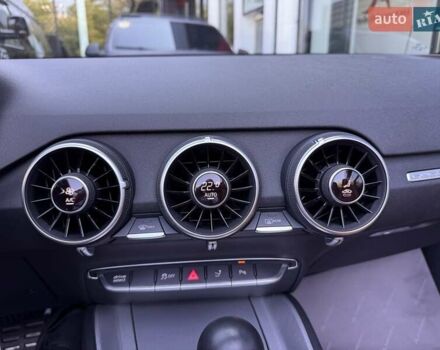 Білий Ауді TT, об'ємом двигуна 1.98 л та пробігом 71 тис. км за 25900 $, фото 29 на Automoto.ua