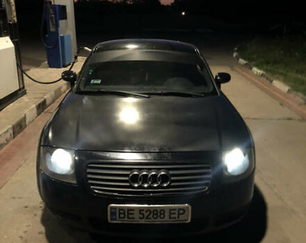Черный Ауди ТТ, объемом двигателя 1.8 л и пробегом 300 тыс. км за 4600 $, фото 2 на Automoto.ua