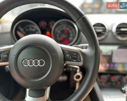Червоний Ауді TT, об'ємом двигуна 2 л та пробігом 221 тис. км за 12000 $, фото 15 на Automoto.ua
