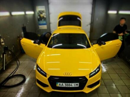 Жовтий Ауді TT, об'ємом двигуна 1.98 л та пробігом 42 тис. км за 33000 $, фото 1 на Automoto.ua
