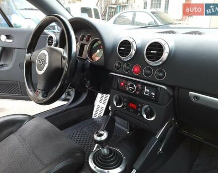 Серый Ауди ТТ, объемом двигателя 1.8 л и пробегом 220 тыс. км за 8000 $, фото 2 на Automoto.ua