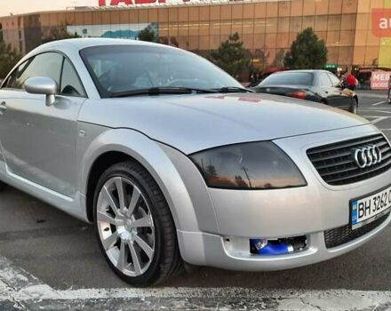 Серый Ауди ТТ, объемом двигателя 1.8 л и пробегом 220 тыс. км за 8000 $, фото 1 на Automoto.ua