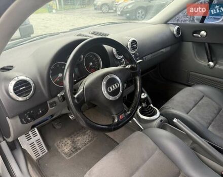 Сірий Ауді TT, об'ємом двигуна 1.78 л та пробігом 200 тис. км за 4900 $, фото 11 на Automoto.ua