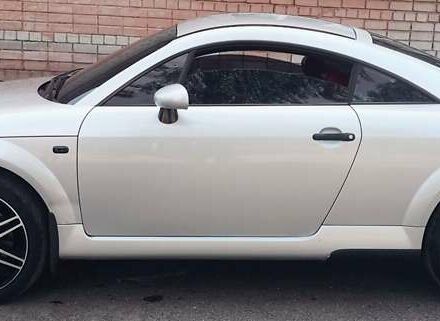 Серый Ауди ТТ, объемом двигателя 1.8 л и пробегом 320 тыс. км за 7777 $, фото 1 на Automoto.ua