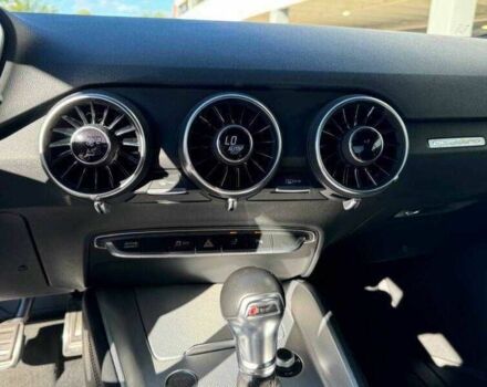 Серый Ауди ТТ, объемом двигателя 2 л и пробегом 41 тыс. км за 7200 $, фото 10 на Automoto.ua