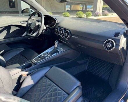 Серый Ауди ТТ, объемом двигателя 2 л и пробегом 41 тыс. км за 7200 $, фото 13 на Automoto.ua