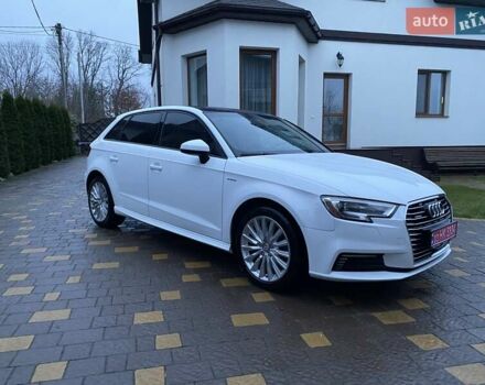 Белый Ауди A3 Sportback, объемом двигателя 1.4 л и пробегом 117 тыс. км за 16300 $, фото 4 на Automoto.ua