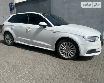 Белый Ауди A3 Sportback, объемом двигателя 1.4 л и пробегом 57 тыс. км за 22000 $, фото 3 на Automoto.ua