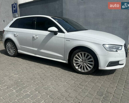 Белый Ауди A3 Sportback, объемом двигателя 1.4 л и пробегом 70 тыс. км за 19000 $, фото 5 на Automoto.ua