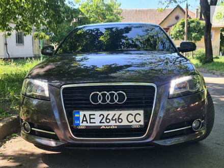 Ауди A3 Sportback 2012 в Кривом Роге на Automoto.ua Серый Ауди A3 Sportback, объемом двигателя 1.6 л и пробегом 245 тыс. км за 11500 $, фото 1 на Automoto.ua