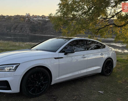 Белый Ауди A5 Sportback, объемом двигателя 2 л и пробегом 133 тыс. км за 25500 $, фото 2 на Automoto.ua