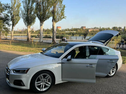Белый Ауди A5 Sportback, объемом двигателя 2 л и пробегом 98 тыс. км за 29500 $, фото 1 на Automoto.ua