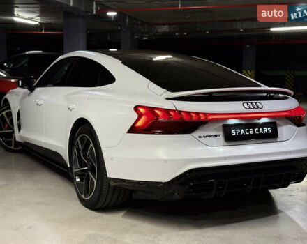 Белый Ауди e-tron GT, объемом двигателя 0 л и пробегом 13 тыс. км за 64000 $, фото 12 на Automoto.ua