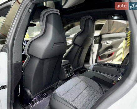 Белый Ауди e-tron GT, объемом двигателя 0 л и пробегом 13 тыс. км за 64000 $, фото 27 на Automoto.ua