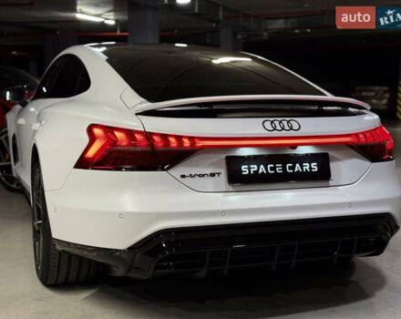 Белый Ауди e-tron GT, объемом двигателя 0 л и пробегом 13 тыс. км за 64000 $, фото 14 на Automoto.ua