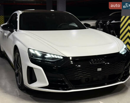 Белый Ауди e-tron GT, объемом двигателя 0 л и пробегом 13 тыс. км за 64000 $, фото 8 на Automoto.ua