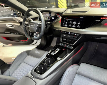 Белый Ауди e-tron GT, объемом двигателя 0 л и пробегом 13 тыс. км за 64000 $, фото 39 на Automoto.ua