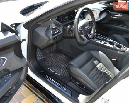 Белый Ауди e-tron GT, объемом двигателя 0 л и пробегом 9 тыс. км за 59000 $, фото 17 на Automoto.ua
