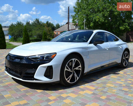 Белый Ауди e-tron GT, объемом двигателя 0 л и пробегом 9 тыс. км за 59000 $, фото 9 на Automoto.ua