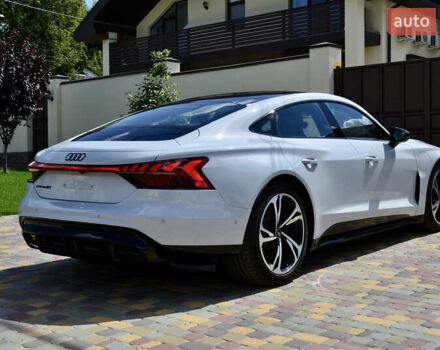 Белый Ауди e-tron GT, объемом двигателя 0 л и пробегом 9 тыс. км за 59000 $, фото 2 на Automoto.ua