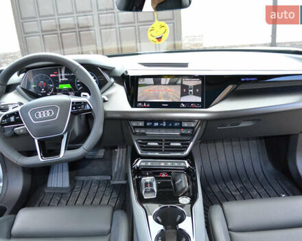 Белый Ауди e-tron GT, объемом двигателя 0 л и пробегом 9 тыс. км за 59000 $, фото 31 на Automoto.ua