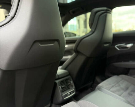 Черный Ауди e-tron GT, объемом двигателя 0 л и пробегом 31 тыс. км за 50000 $, фото 41 на Automoto.ua