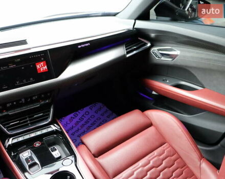 Черный Ауди e-tron GT, объемом двигателя 0 л и пробегом 28 тыс. км за 77900 $, фото 43 на Automoto.ua
