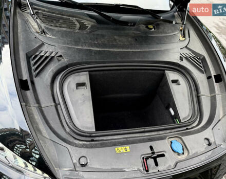 Черный Ауди e-tron GT, объемом двигателя 0 л и пробегом 31 тыс. км за 50000 $, фото 46 на Automoto.ua