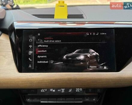 Черный Ауди e-tron GT, объемом двигателя 0 л и пробегом 33 тыс. км за 59900 $, фото 25 на Automoto.ua
