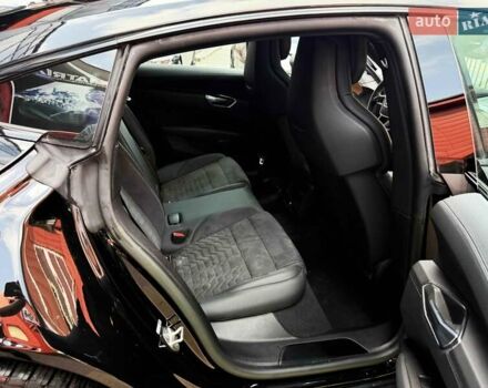 Черный Ауди e-tron GT, объемом двигателя 0 л и пробегом 33 тыс. км за 59900 $, фото 38 на Automoto.ua