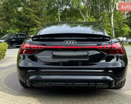 Черный Ауди e-tron GT, объемом двигателя 0 л и пробегом 4 тыс. км за 71000 $, фото 4 на Automoto.ua