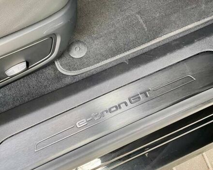 Черный Ауди e-tron GT, объемом двигателя 0 л и пробегом 40 тыс. км за 51450 $, фото 8 на Automoto.ua