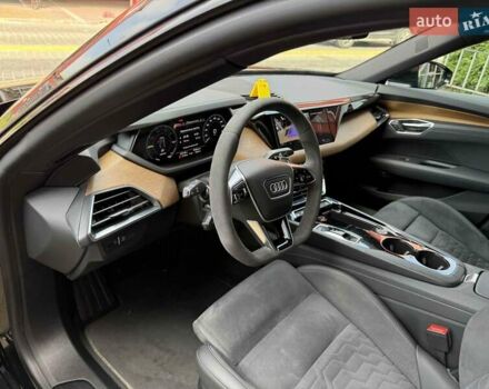 Черный Ауди e-tron GT, объемом двигателя 0 л и пробегом 33 тыс. км за 59900 $, фото 17 на Automoto.ua