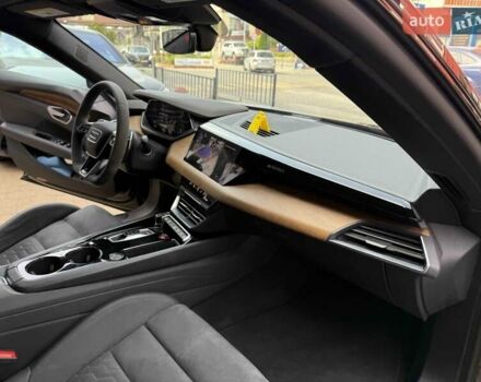 Черный Ауди e-tron GT, объемом двигателя 0 л и пробегом 33 тыс. км за 59900 $, фото 42 на Automoto.ua