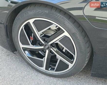 Черный Ауди e-tron GT, объемом двигателя 0 л и пробегом 73 тыс. км за 55900 $, фото 5 на Automoto.ua