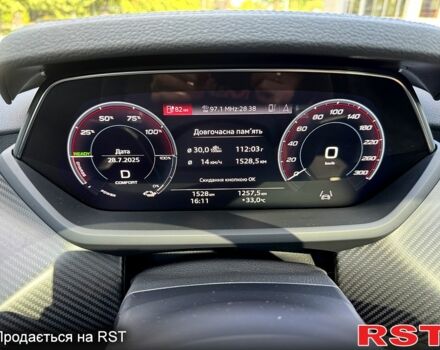 Ауди e-tron GT, объемом двигателя 0.39 л и пробегом 2 тыс. км за 62000 $, фото 2 на Automoto.ua