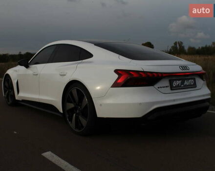 Серый Ауди e-tron GT, объемом двигателя 0 л и пробегом 43 тыс. км за 58800 $, фото 10 на Automoto.ua