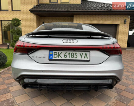 Серый Ауди e-tron GT, объемом двигателя 0 л и пробегом 68 тыс. км за 45500 $, фото 12 на Automoto.ua