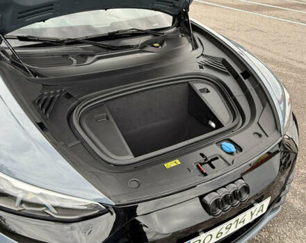 Сірий Ауді e-tron GT, об'ємом двигуна 0 л та пробігом 19 тис. км за 50000 $, фото 43 на Automoto.ua