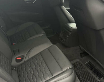 Сірий Ауді e-tron GT, об'ємом двигуна 0 л та пробігом 19 тис. км за 50000 $, фото 13 на Automoto.ua