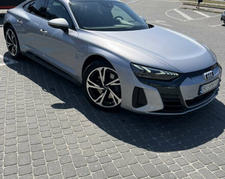 Серый Ауди e-tron GT, объемом двигателя 0 л и пробегом 70 тыс. км за 50500 $, фото 4 на Automoto.ua