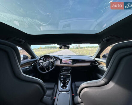 Серый Ауди e-tron GT, объемом двигателя 0 л и пробегом 43 тыс. км за 58800 $, фото 24 на Automoto.ua