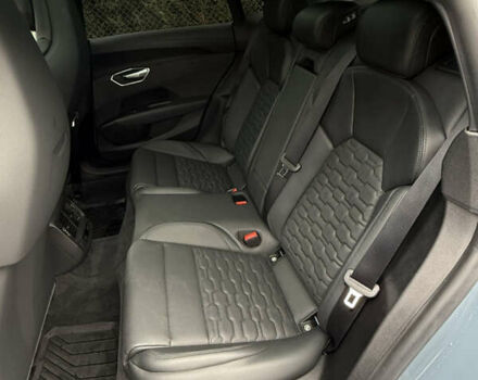 Сірий Ауді e-tron GT, об'ємом двигуна 0 л та пробігом 19 тис. км за 50000 $, фото 30 на Automoto.ua