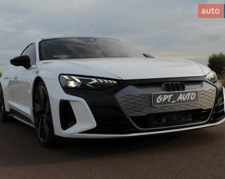 Серый Ауди e-tron GT, объемом двигателя 0 л и пробегом 43 тыс. км за 58800 $, фото 2 на Automoto.ua