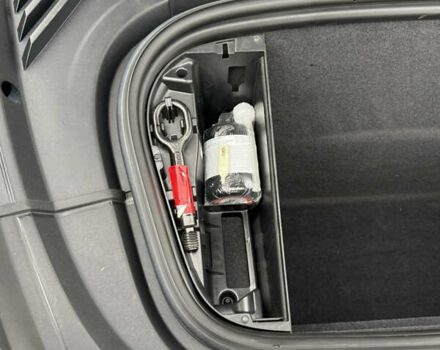 Сірий Ауді e-tron GT, об'ємом двигуна 0 л та пробігом 19 тис. км за 50000 $, фото 42 на Automoto.ua