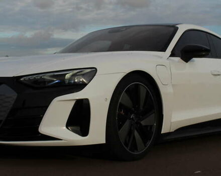 Серый Ауди e-tron GT, объемом двигателя 0 л и пробегом 43 тыс. км за 58800 $, фото 7 на Automoto.ua